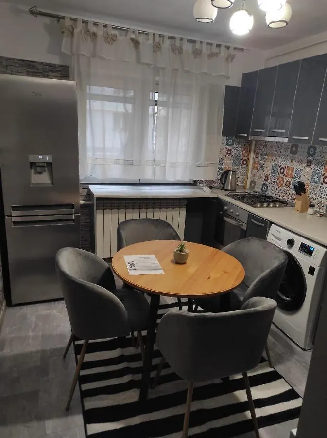 Private Room Near 3 Min Metrou Crangasi, 40 M2 Bucharest